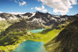 Why Do People Love To Travel