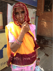 ab-india-rajasthan-nomadic-gipsy-woman-wears-yellow-ghoonghat