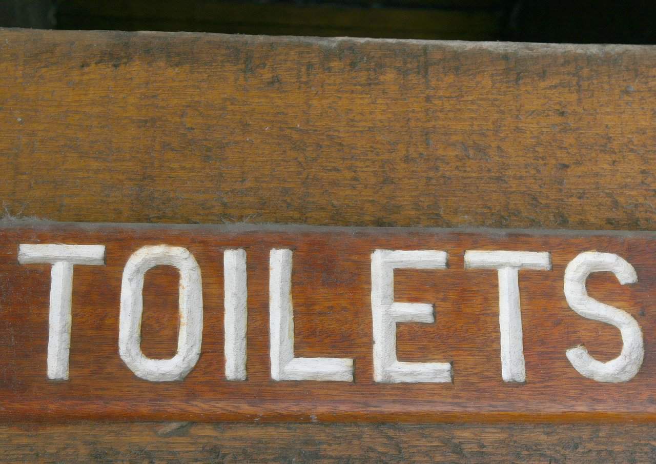 toilets sign