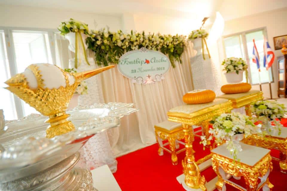 タイの結婚式の伝統を維持する