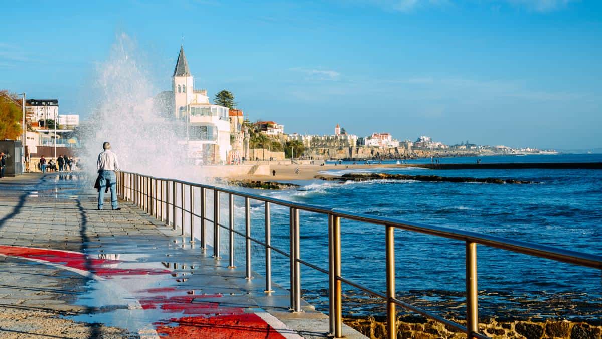 Promenade at Tamariz Beach in Estoril