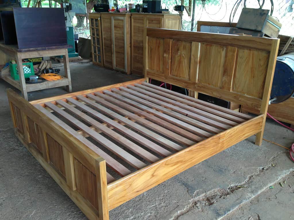 teak wood king bed in Panama