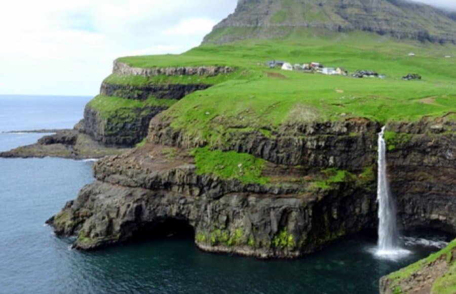 THE ISLANDS OF SERENITY