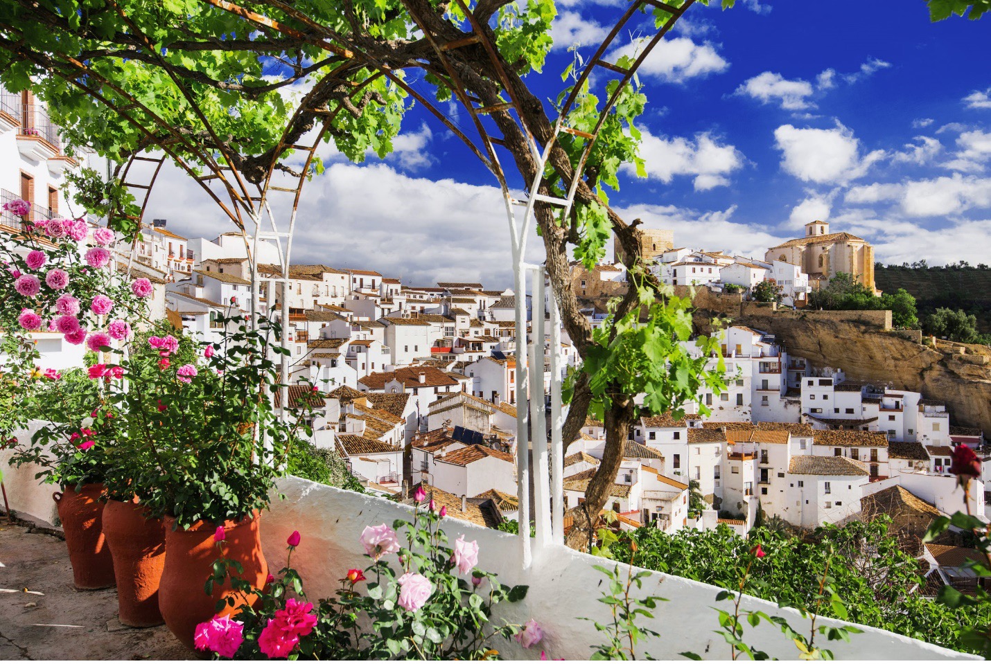 Top 4 Expat Destinations with the Best Weather
