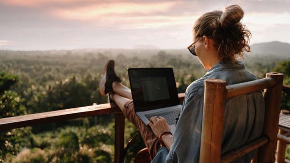 Top 10 Frustrations for Digital Nomads in 2023