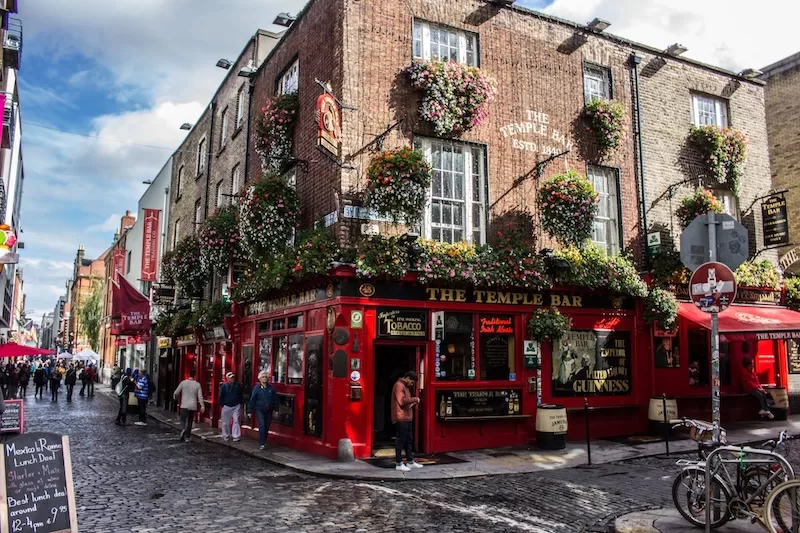 A pint too far—Temple Bar’s iconic red façade.