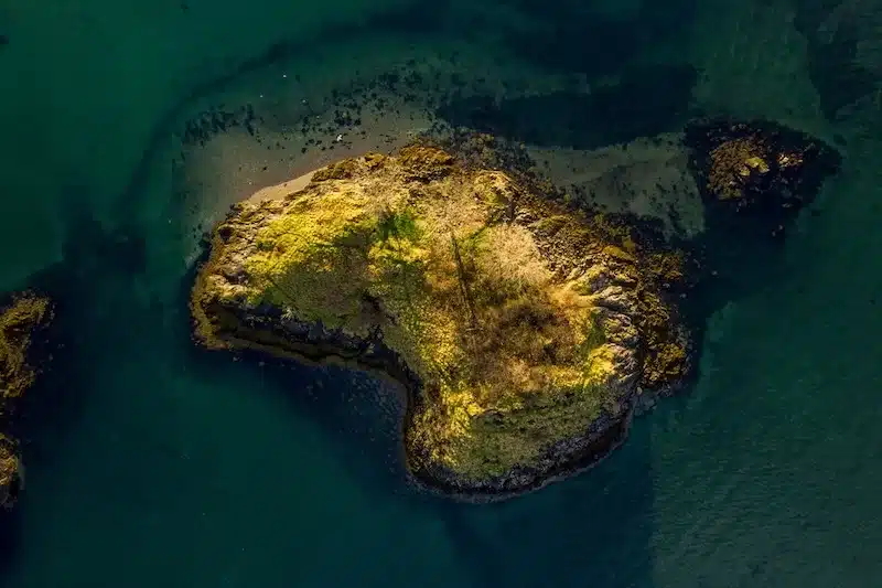 A private Scottish island with castle ruins for Sale