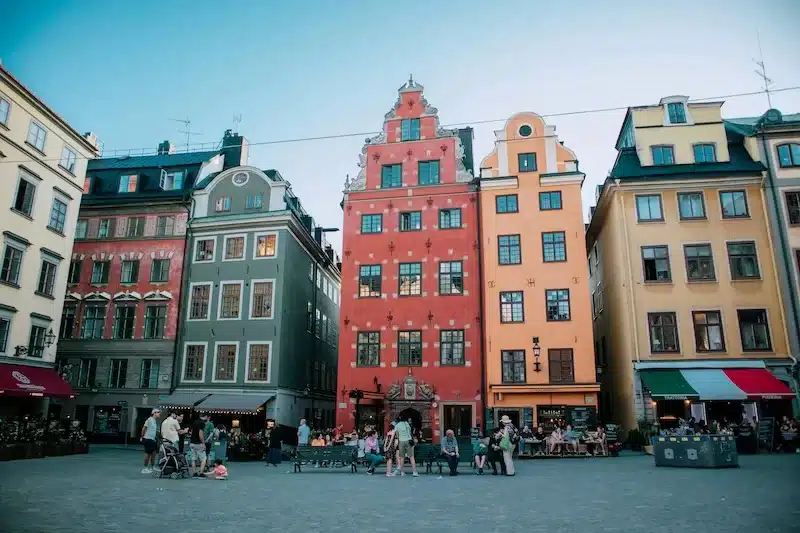 Urban spaces shaped for people