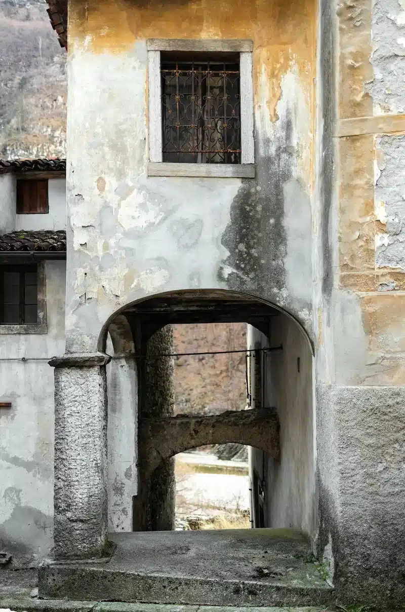 A fixer-upper in the Pollino Mountains—a blank slate for new beginnings.