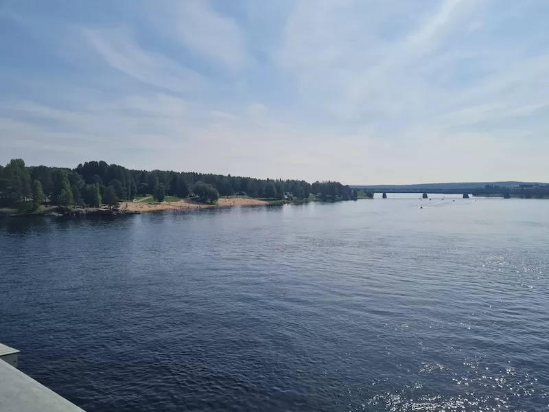 A Summer’s Day in Lapland: Kirkkolammen Puisto shimmers under the soft warmth of the midnight sun.