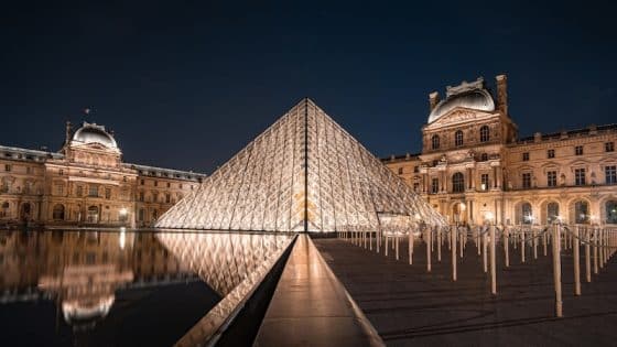 Louvre museum in Paris: Jewels Robbery