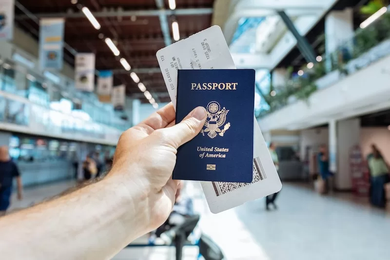 What Is an Expat? Definition, Challenges & Other Key Insights