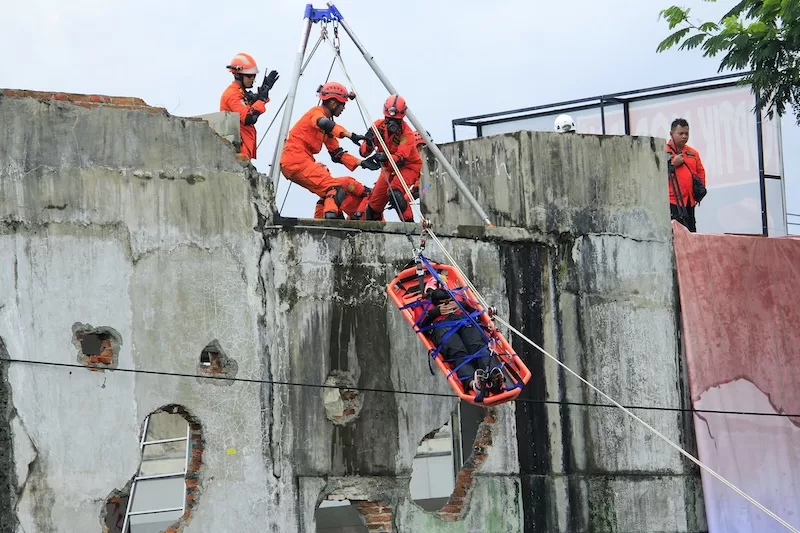 Indonesian school building collapse: Rescue teams pulled five students alive