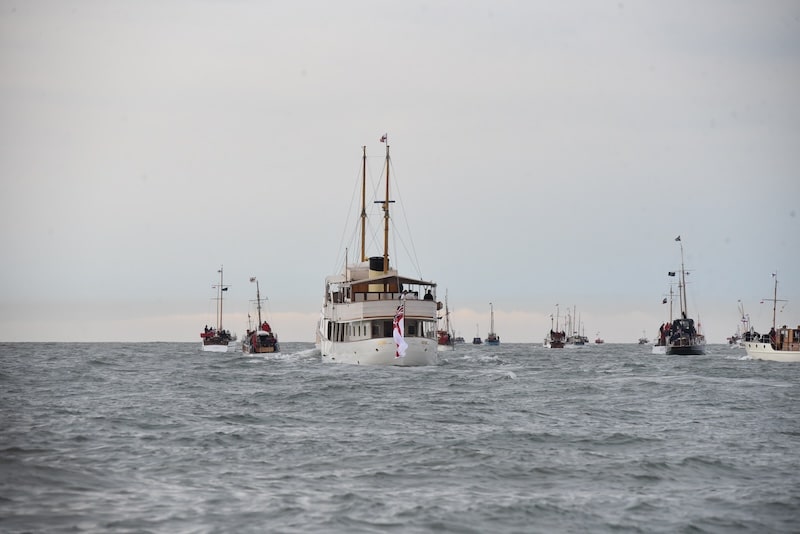 Israeli navy intercepts Gaza-bound humanitarian flotilla