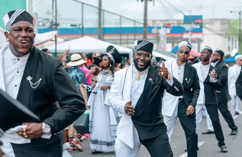 Street celebrations on Costa Rica’s Caribbean Coast, where Afro-Caribbean heritage and music infuse daily life with color, rhythm, and warmth.