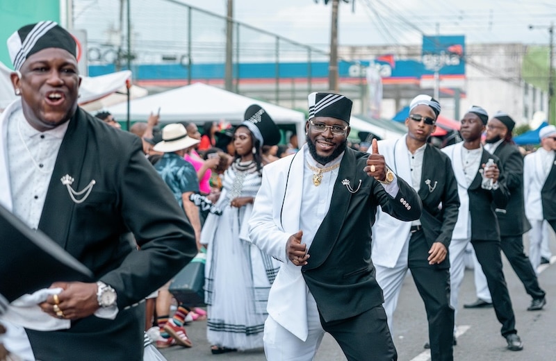 Street celebrations on Costa Rica’s Caribbean Coast, where Afro-Caribbean heritage and music infuse daily life with color, rhythm, and warmth.
