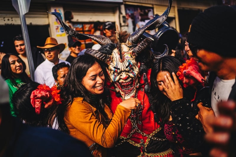 Carnival in Guaranda captures the spirit of Ecuadorian celebration: part laughter, part tradition, and entirely unforgettable. From Andean towns to coastal cities, festivals mix Indigenous ritual, Catholic devotion, and pure joy in the streets.