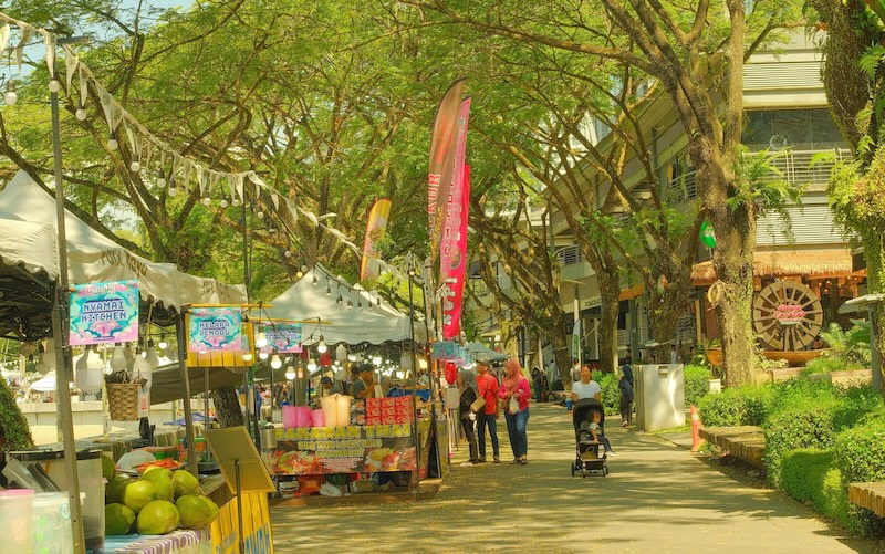 Stage 2 is where the move stops being theory. A park with shade trees becomes your shortcut home. A weekly market becomes a habit. It’s the part where you discover if daily life feels easy enough to love.