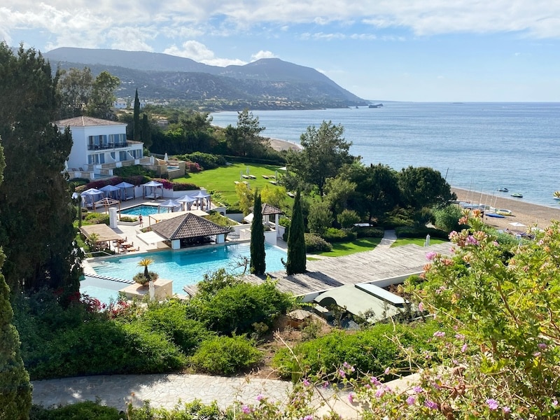 Views like this often sit within reach of city-center rents in Cyprus, though proximity to the coast adds to the price. A short move inland can lower housing costs while keeping sea days firmly in the picture.