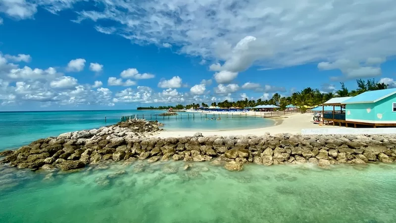 Mornings begin with waves soflty nudging the sand awake, and by afternoon the beach is officially the island’s living room and a pastel shack serving fresh catch becomes the social hub. In Eleuthera, peace arrives quietly and stays.