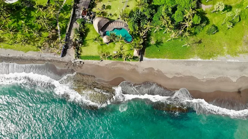 This coastline looks effortless, yet shorelines move and rules shift. Living close to the sea means staying alert to how nature and policy shape the edges of home.