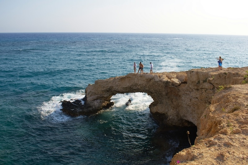 Shared adventures make friendships easy in Cyprus, from coastal walks to cliffside dives. Social life grows naturally outdoors, where meeting someone once often turns into seeing them again tomorrow.