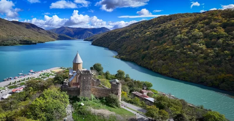 Historic waterfront buildings in Valletta, Malta with traditional architecture, representing Malta's appeal as a small country expat hotspot with global connectivity