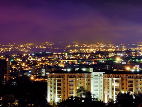 A Landscape of Comfort and Hillside Living at Escazú, San José