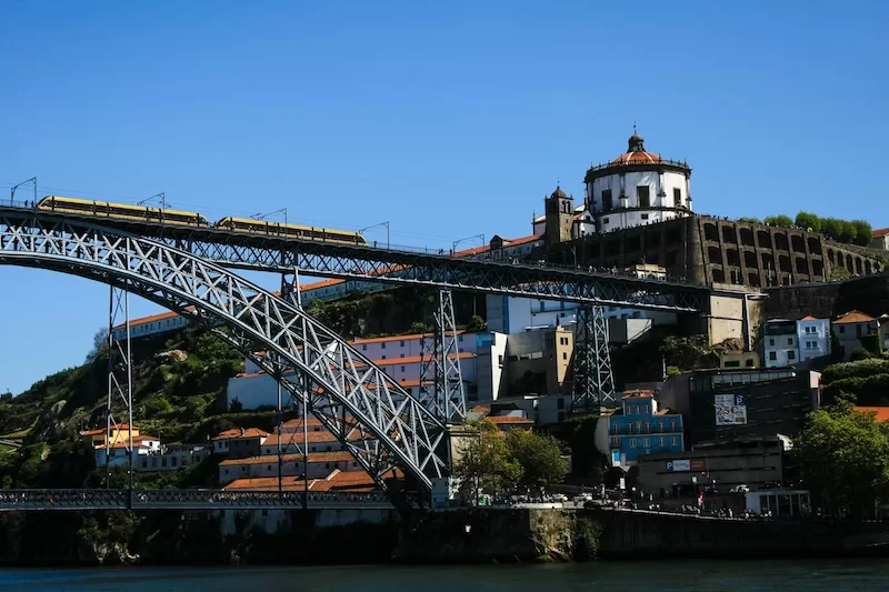 Porto’s metro glides across the river like a silver thread through history. Good transit makes a new country feel familiar faster, giving retirees the freedom to explore neighborhoods, reach healthcare easily and enjoy everyday life without stress.