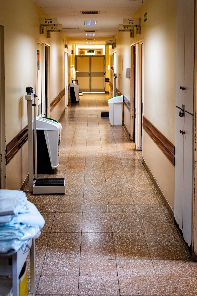 Empty hospital corridor, representing the doctor shortage in Puerto Rico